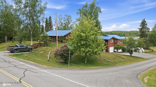 42175 W Lake Court, Soldotna, AK 99669