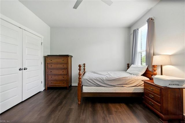 301 Sikeston LN, Chesapeake, VA 23322