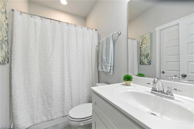 301 Sikeston LN, Chesapeake, VA 23322