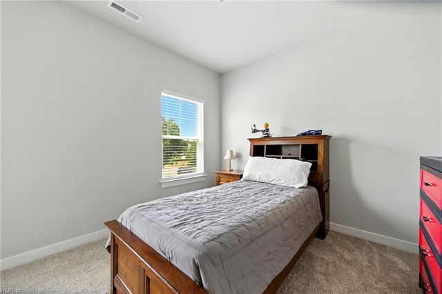 301 Sikeston LN, Chesapeake, VA 23322