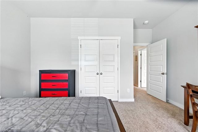 301 Sikeston LN, Chesapeake, VA 23322