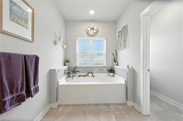 301 Sikeston LN, Chesapeake, VA 23322