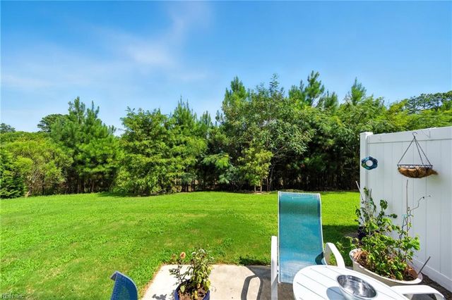 301 Sikeston LN, Chesapeake, VA 23322