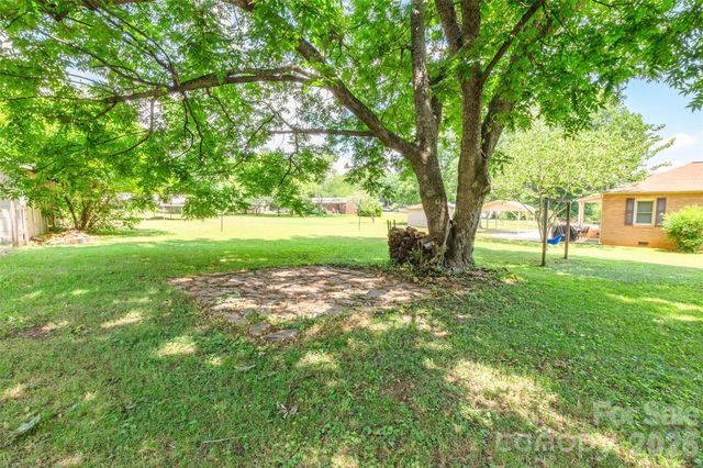 711 Linwood Road, Kings Mountain, NC 28086