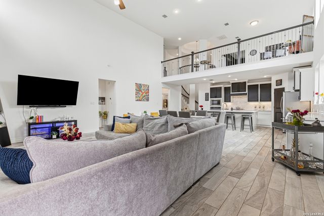 9128 RED PONY DR, San Antonio, TX 78254
