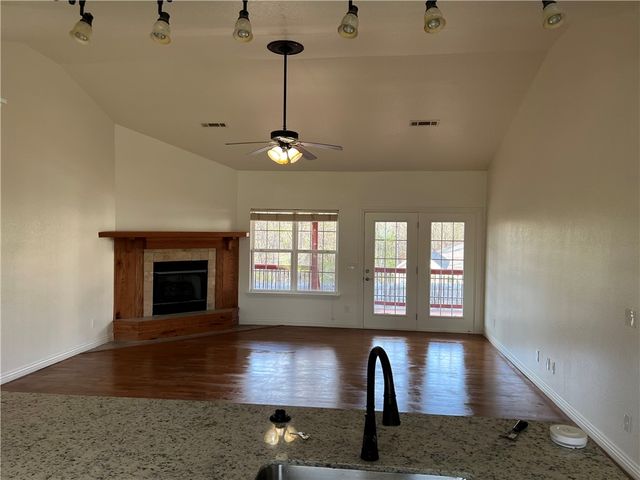 12 Cranfield Drive, Bella Vista, AR 72714