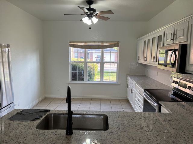 12 Cranfield Drive, Bella Vista, AR 72714