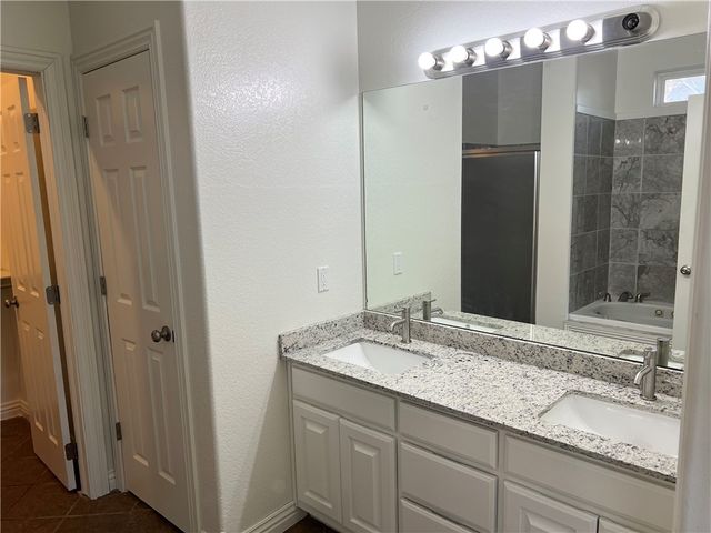 12 Cranfield Drive, Bella Vista, AR 72714