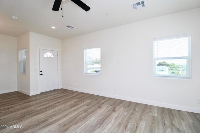 1306 E Purdue Avenue Unit 4, Phoenix, AZ 85020