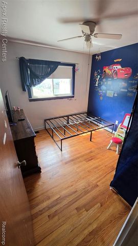33431 Farmington Court, Westland, MI 48185