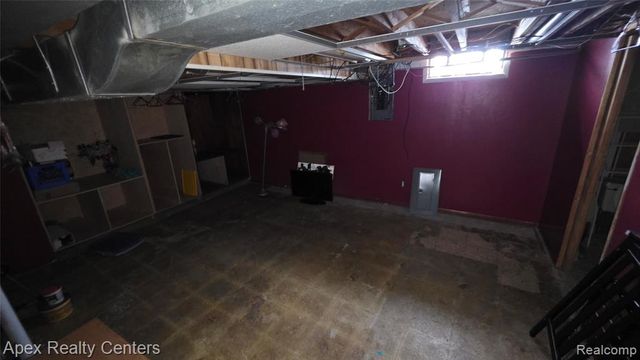 33431 Farmington Court, Westland, MI 48185
