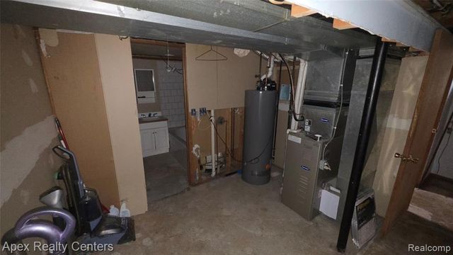 33431 Farmington Court, Westland, MI 48185