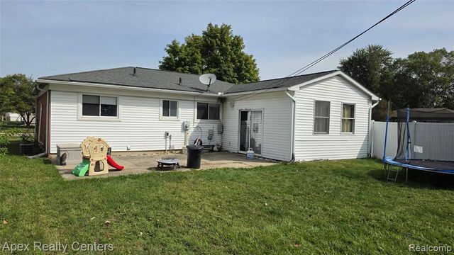 33431 Farmington Court, Westland, MI 48185