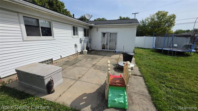 33431 Farmington Court, Westland, MI 48185