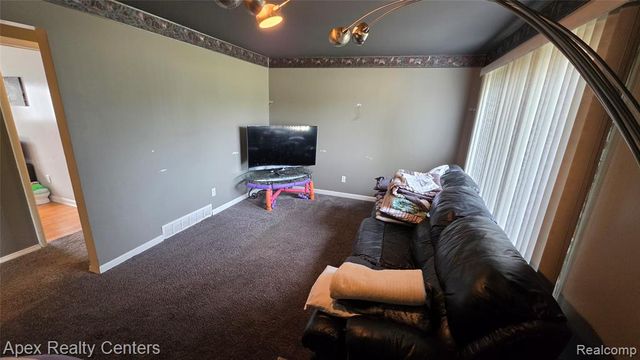 33431 Farmington Court, Westland, MI 48185