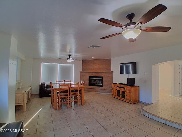 2650 W Aurora Drive, Tucson, AZ 85746