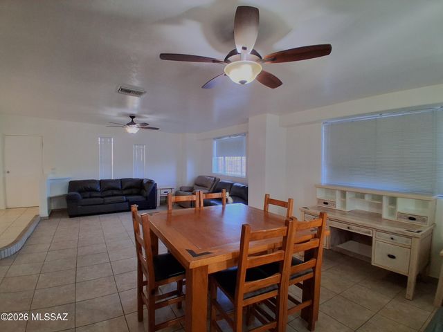 2650 W Aurora Drive, Tucson, AZ 85746