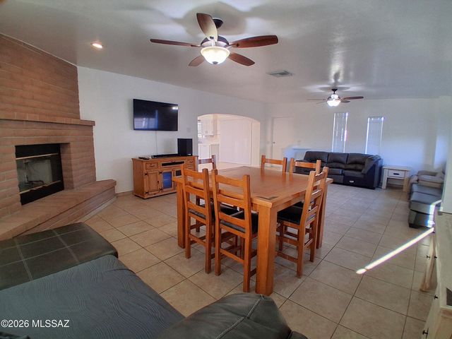 2650 W Aurora Drive, Tucson, AZ 85746