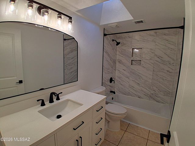 2650 W Aurora Drive, Tucson, AZ 85746