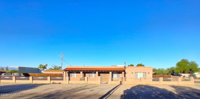 2650 W Aurora Drive, Tucson, AZ 85746
