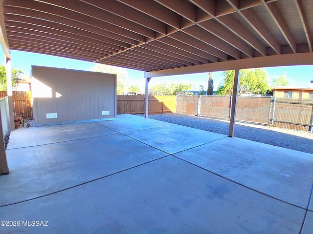 2650 W Aurora Drive, Tucson, AZ 85746