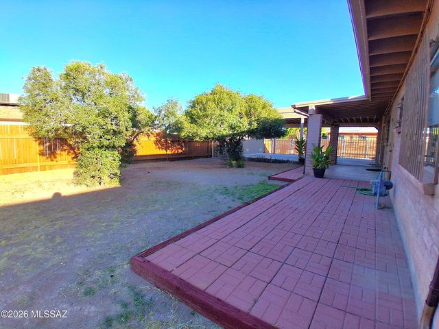 2650 W Aurora Drive, Tucson, AZ 85746