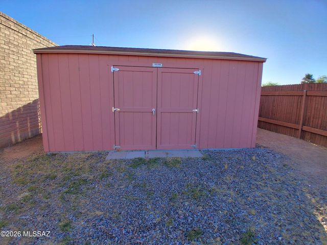 2650 W Aurora Drive, Tucson, AZ 85746