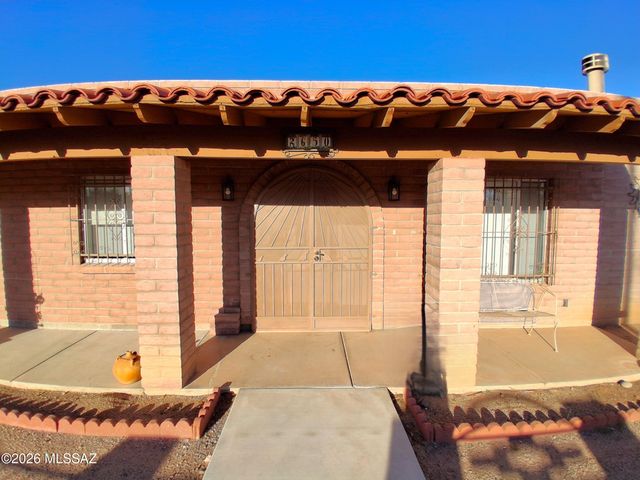 2650 W Aurora Drive, Tucson, AZ 85746