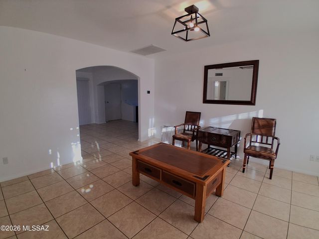 2650 W Aurora Drive, Tucson, AZ 85746