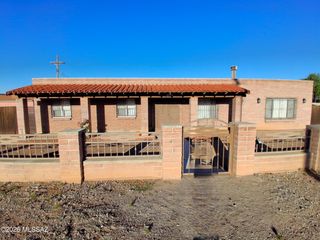 2650 W Aurora Drive, Tucson, AZ 85746