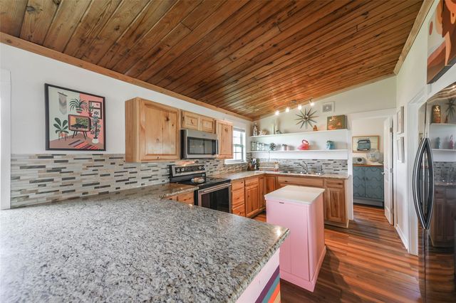 4035 Hardin Drive, Galveston, TX 77554