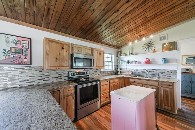 4035 Hardin Drive, Galveston, TX 77554