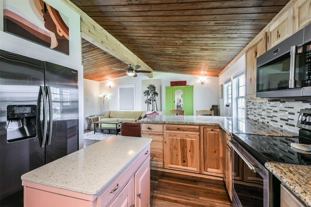 4035 Hardin Drive, Galveston, TX 77554