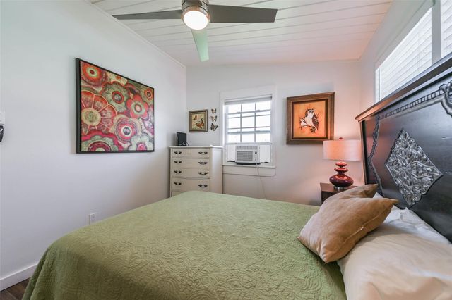 4035 Hardin Drive, Galveston, TX 77554