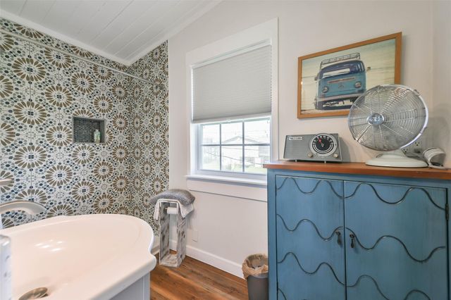 4035 Hardin Drive, Galveston, TX 77554