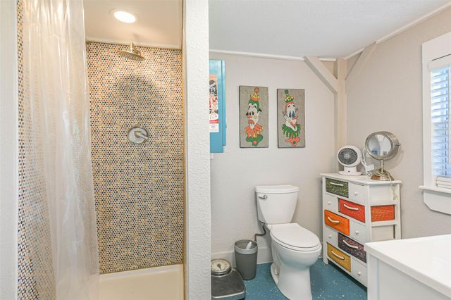 4035 Hardin Drive, Galveston, TX 77554