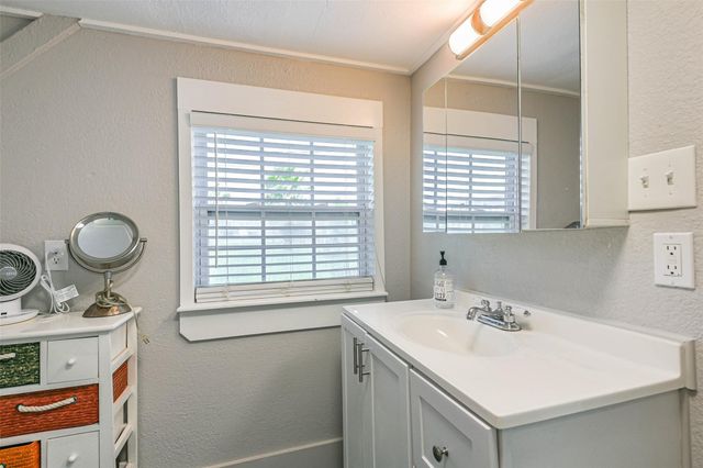 4035 Hardin Drive, Galveston, TX 77554