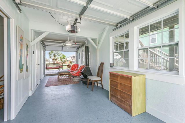 4035 Hardin Drive, Galveston, TX 77554