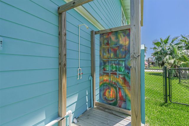 4035 Hardin Drive, Galveston, TX 77554