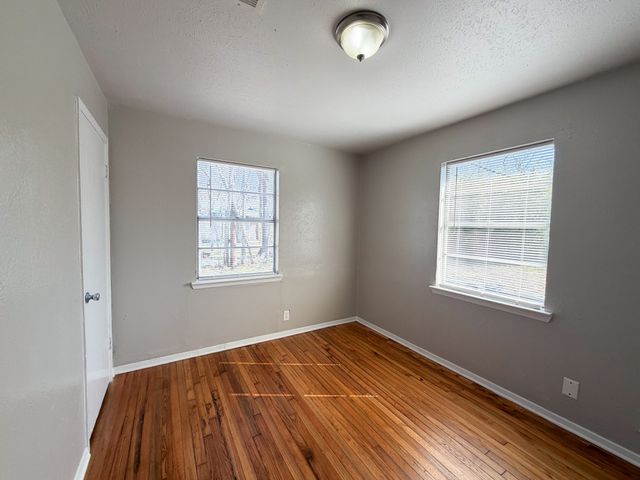 410 N Flat Street, Waxahachie, TX 75165