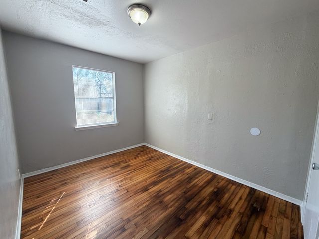 410 N Flat Street, Waxahachie, TX 75165