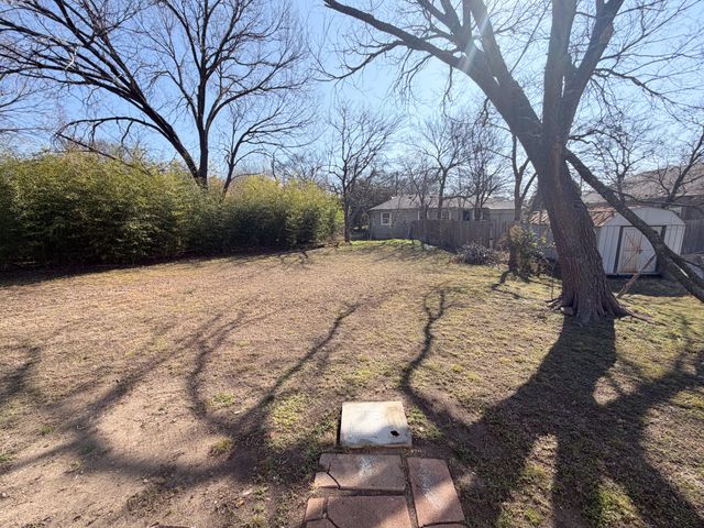 410 N Flat Street, Waxahachie, TX 75165