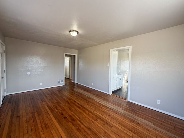 410 N Flat Street, Waxahachie, TX 75165