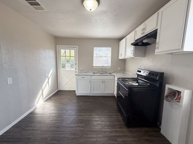 410 N Flat Street, Waxahachie, TX 75165