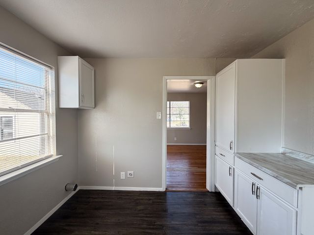 410 N Flat Street, Waxahachie, TX 75165