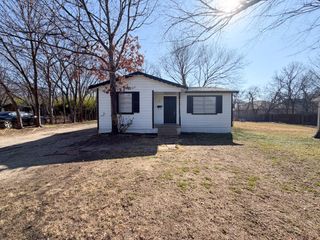 410 N Flat Street, Waxahachie, TX 75165