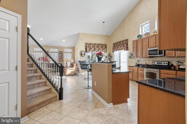 21 WOODFIELD CIR, Pemberton, NJ 08068