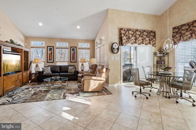 21 WOODFIELD CIR, Pemberton, NJ 08068