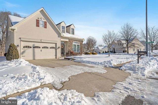 21 WOODFIELD CIR, Pemberton, NJ 08068