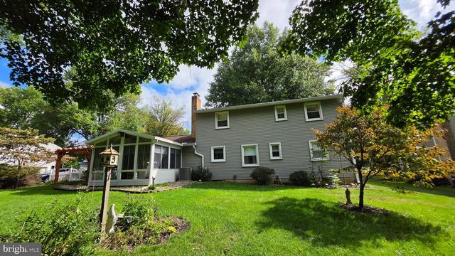 12 WINCHESTER RD, Shrewsbury, PA 17361